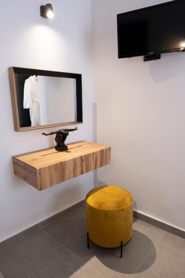 Venus Luxury Apartment Ermoupoli Exterior photo
