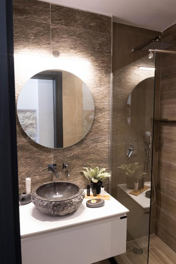 Venus Luxury Apartment Ermoupoli Exterior photo