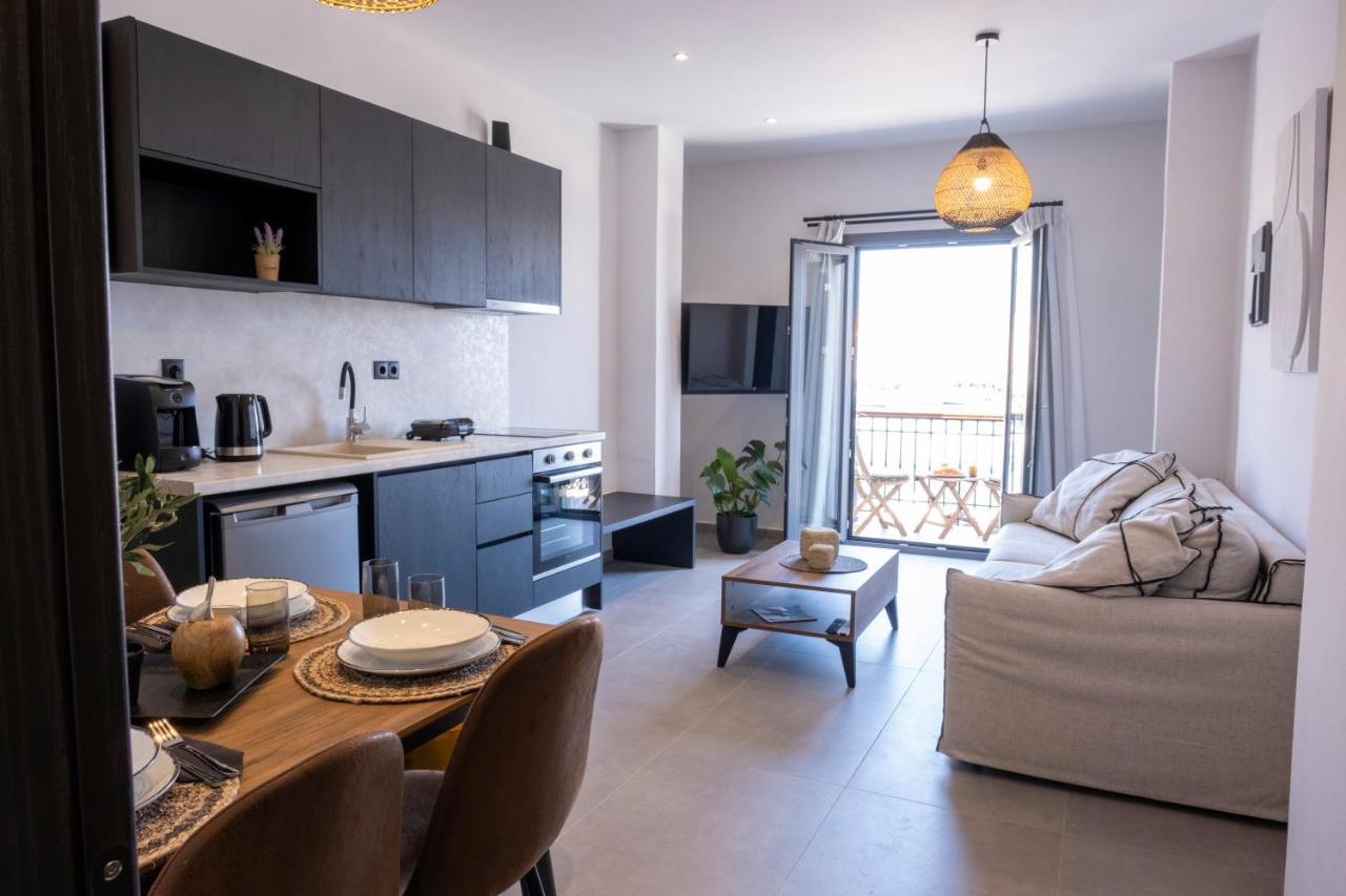 Venus Luxury Apartment Ermoupoli Exterior photo