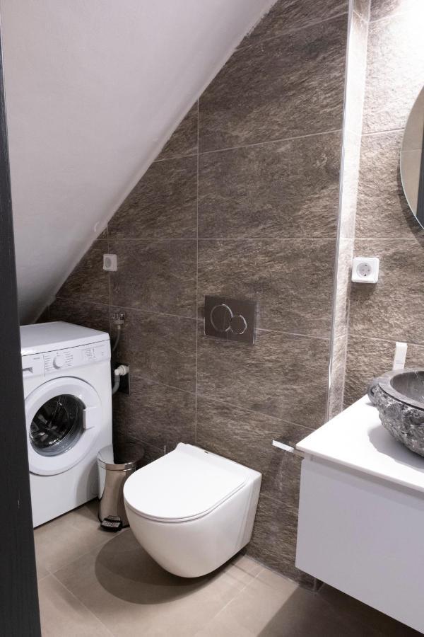 Venus Luxury Apartment Ermoupoli Exterior photo